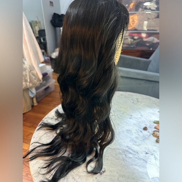 Unknown Amazon Black Wig Soft Synthetic Fibers with Trimmed Bangs - Only triedon - Picture 5 of 10